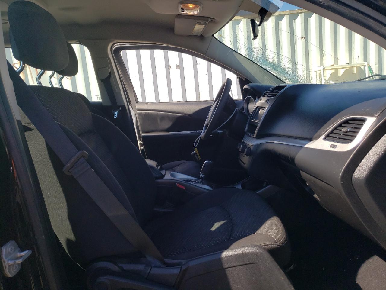 Photo 5 from auction – 2015 DODGE JOURNEY SE with VIN 3C4PDCABXFT505947