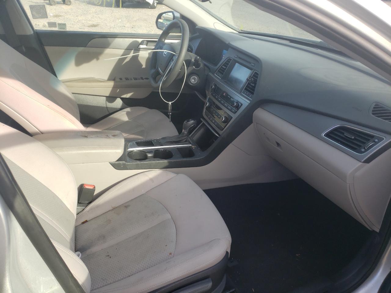 Photo 5 from auction – 2016 HYUNDAI SONATA SE with VIN 5NPE24AF7GH360177