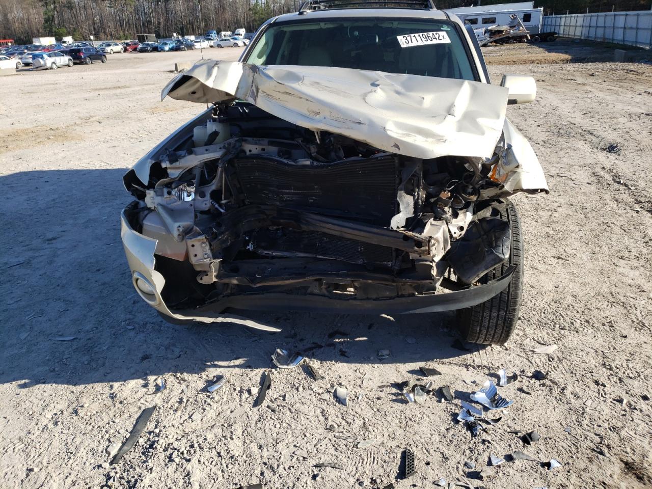 Photo 9 from auction – 2011 FORD ESCAPE LIM with VIN 1FMCU0E72BKC60569