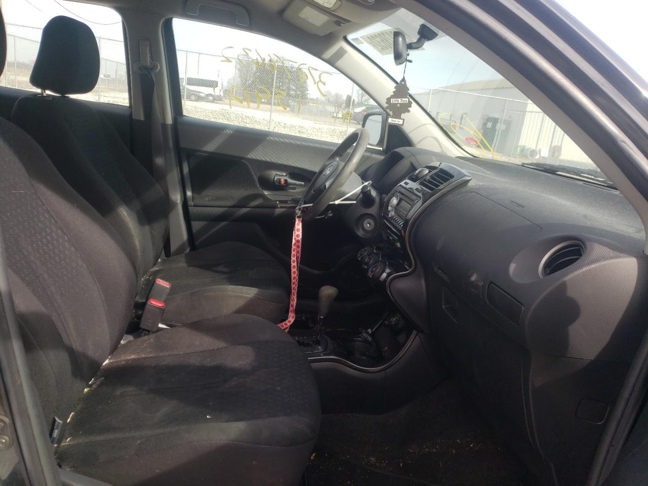 Photo 5 from auction – 2010 TOYOTA SCION XD with VIN JTKKU4B44A1002584
