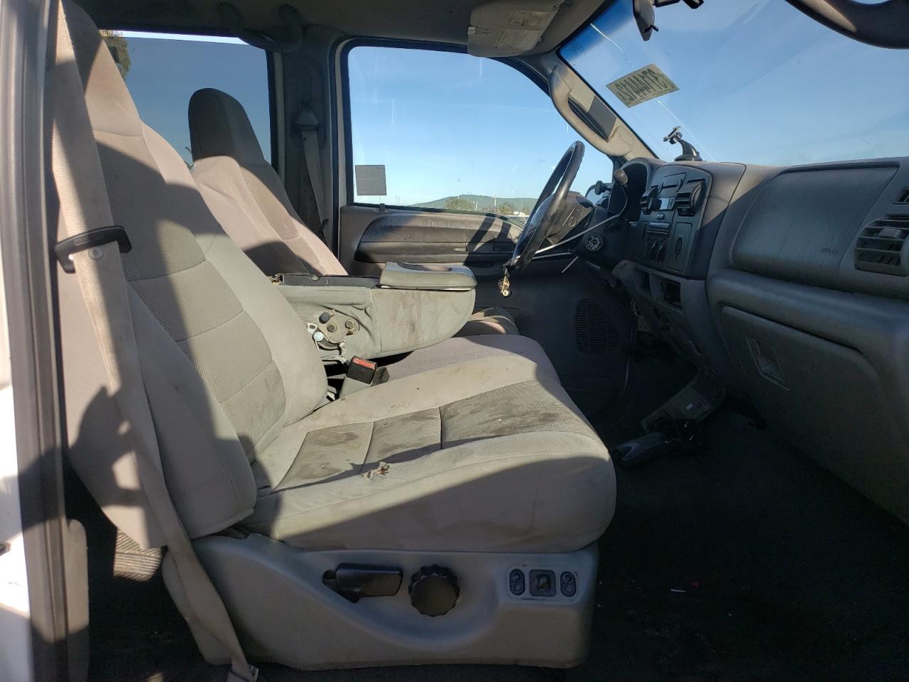 Photo 5 from auction – 2005 FORD F250 SUPER with VIN 1FTSW20525EC89732