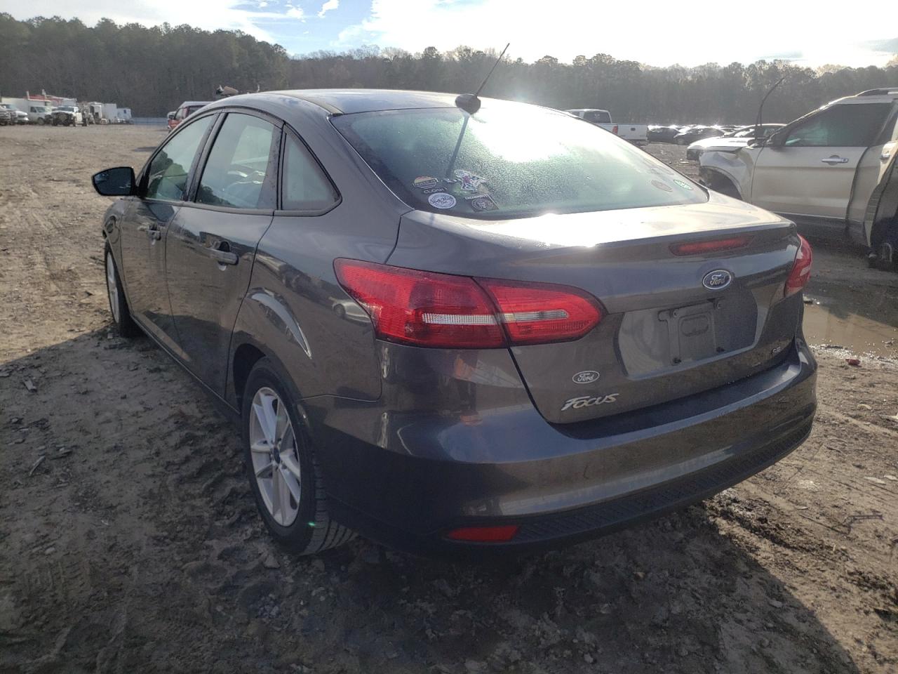Photo 3 from auction – 2017 FORD FOCUS SE with VIN 1FADP3F21HL201705