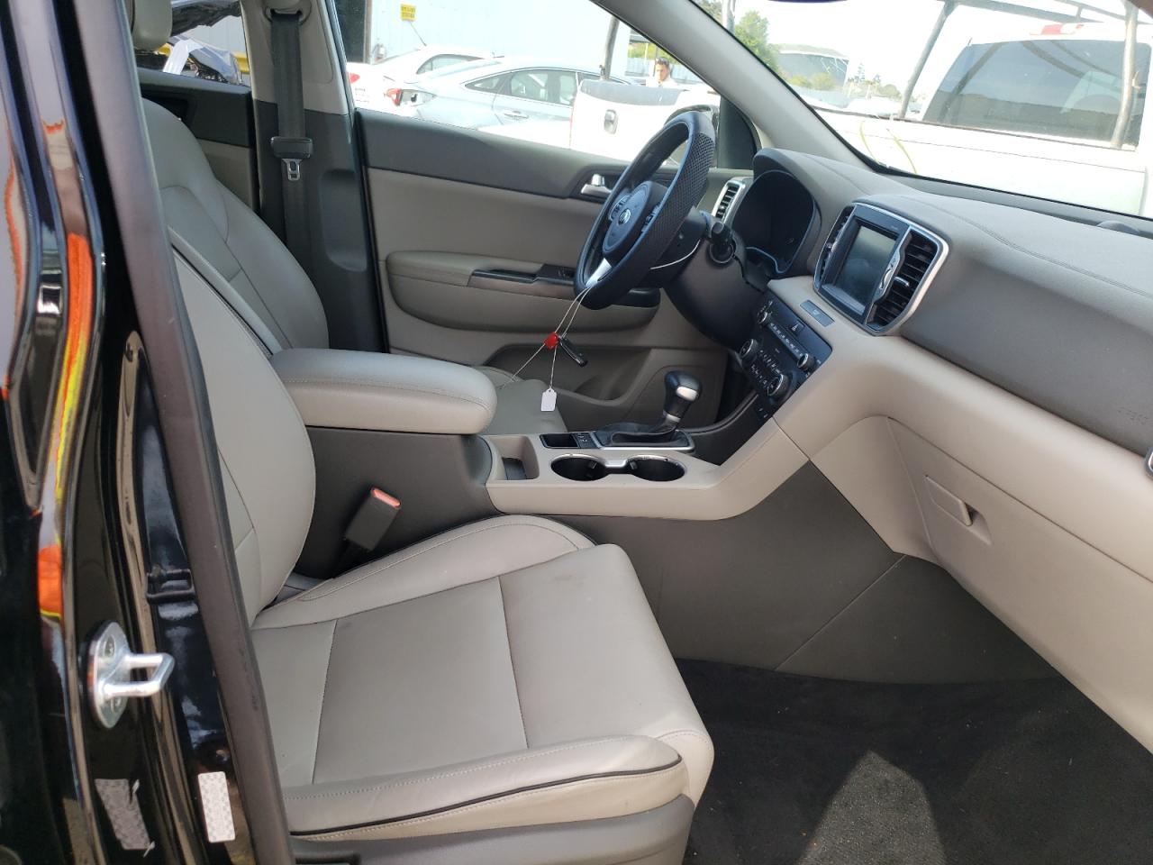 Photo 5 from auction – 2017 KIA SPORTAGE E with VIN KNDPNCAC5H7239220