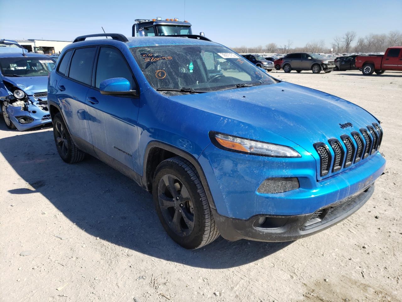 JEEP CHEROKEE L 2018 with VIN 1C4PJMCBXJD570095 - Photo from auction
