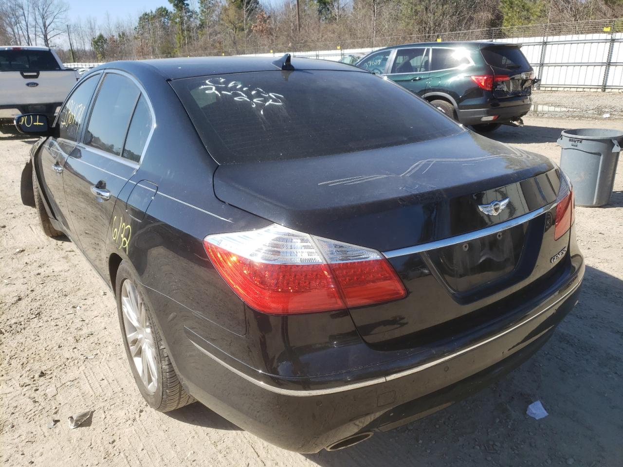 Photo 3 from auction – 2011 HYUNDAI GENESIS 3. with VIN KMHGC4DE5BU142502