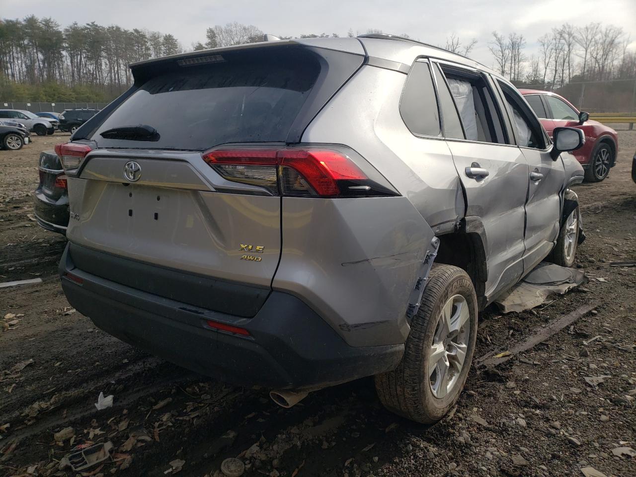 Photo 4 from auction – 2021 TOYOTA RAV4 XLE with VIN 2T3P1RFVXMC221093