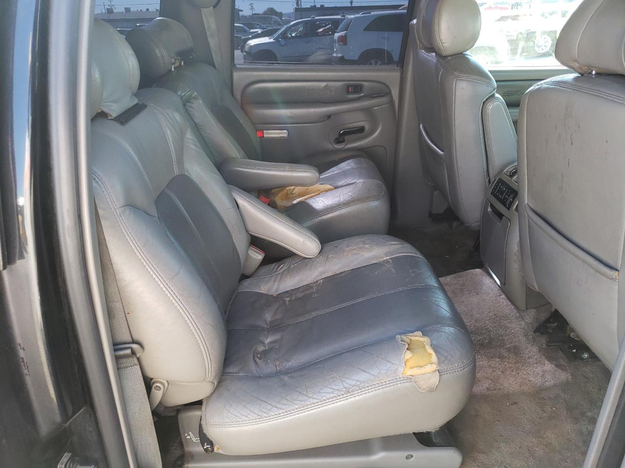 Photo 6 from auction – 2002 GMC YUKON with VIN 1GKFK66U92J233023