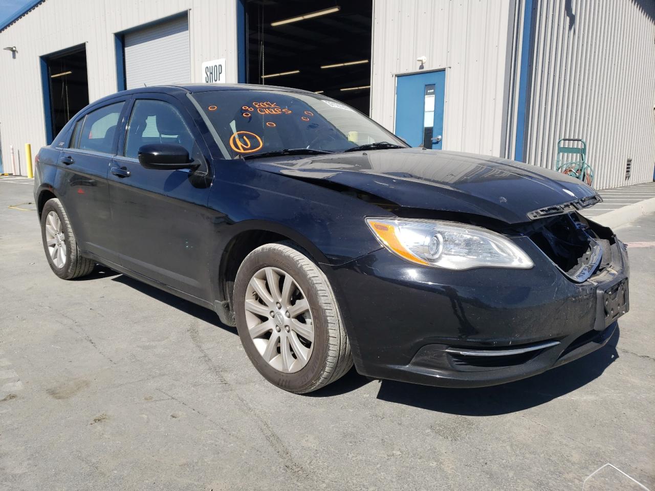 CHRYSLER 200 TOURIN 2013 مع رقم تعريف المركبة 1C3CCBBB8DN538893 - صورة من المزاد