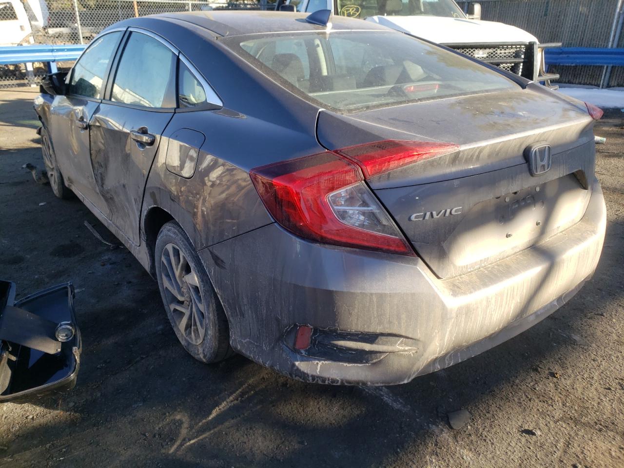 Photo 3 from auction – 2017 HONDA CIVIC EX with VIN 19XFC2F78HE038080