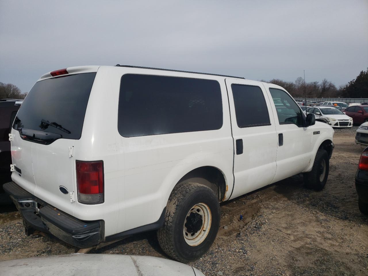 Photo 4 from auction – 2003 FORD EXCURSION with VIN 1FMNU41L93ED67475