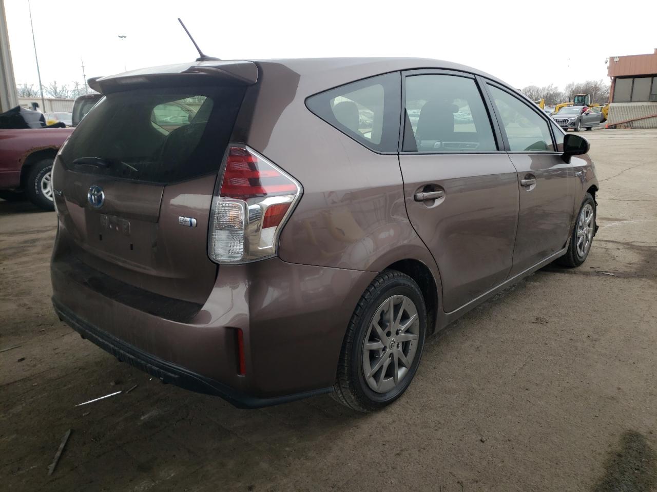 Photo 4 from auction – 2016 TOYOTA PRIUS V with VIN JTDZN3EU8GJ054527