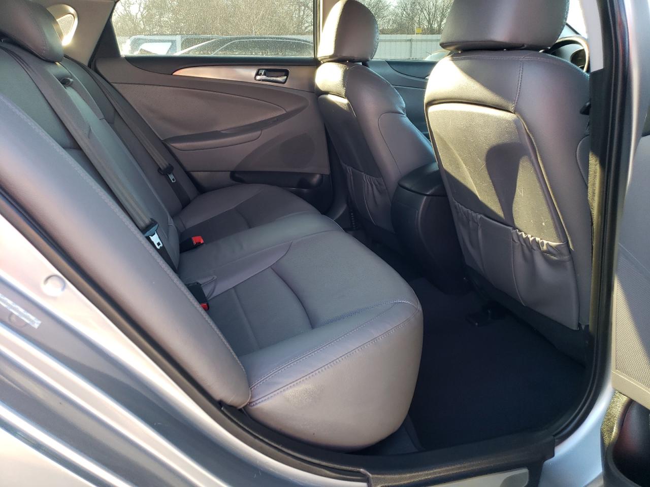 Photo 6 from auction – 2015 HYUNDAI SONATA HYB with VIN KMHEC4A45FA133194