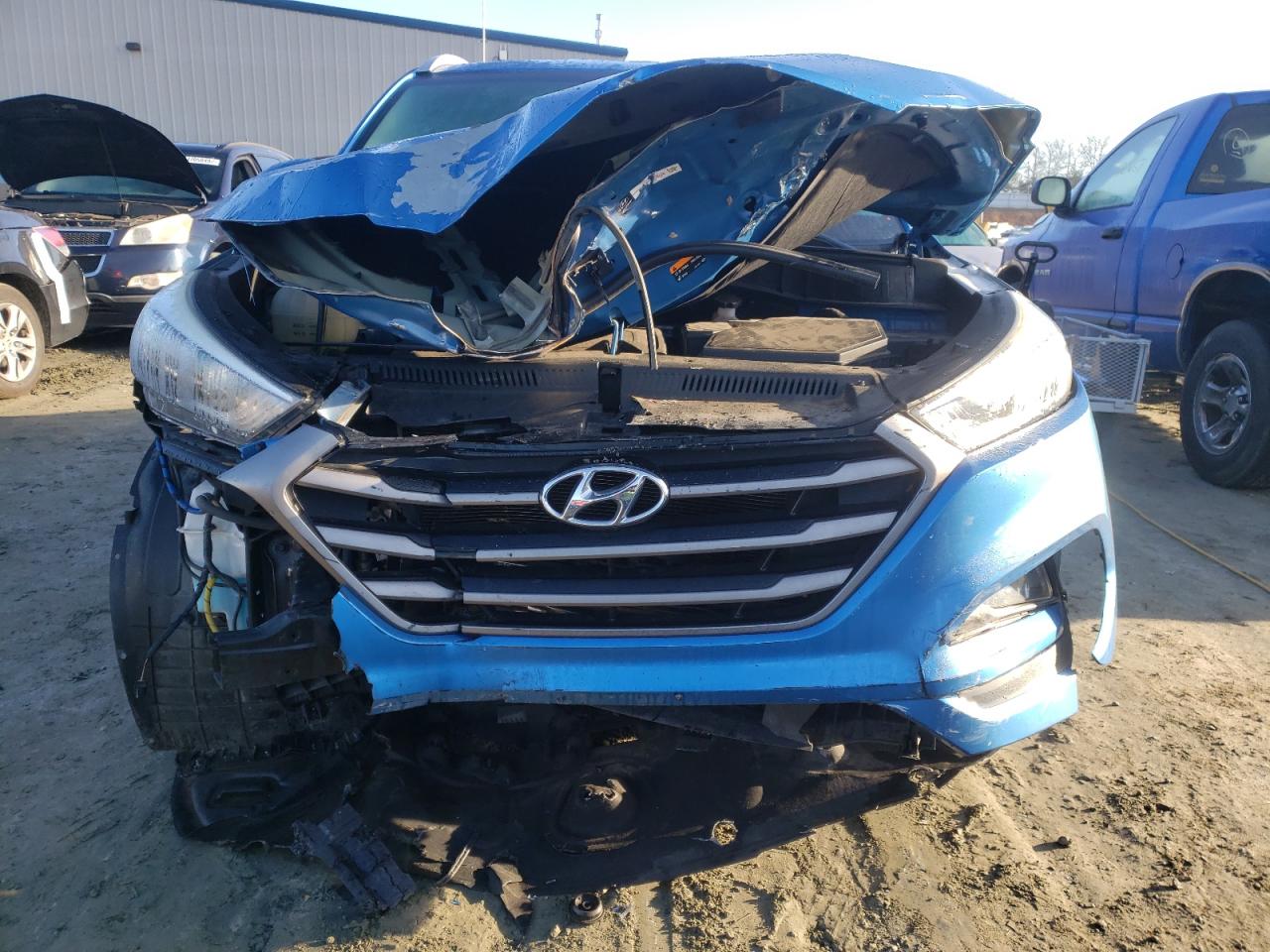 Photo 7 from auction – 2016 HYUNDAI TUCSON LIM with VIN KM8J3CA41GU074685