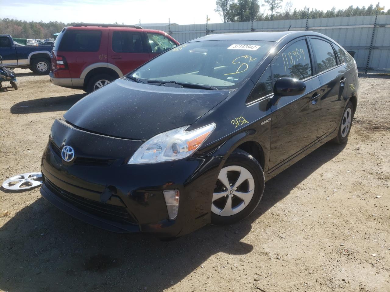 Photo 2 from auction – 2015 TOYOTA PRIUS with VIN JTDKN3DU9F2004389