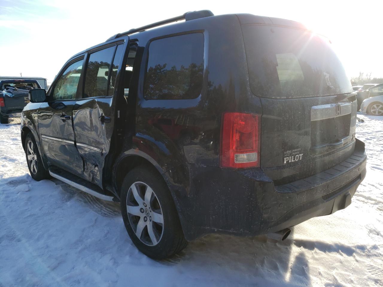 Photo 3 from auction – 2015 HONDA PILOT TOUR with VIN 5FNYF4H94FB033184