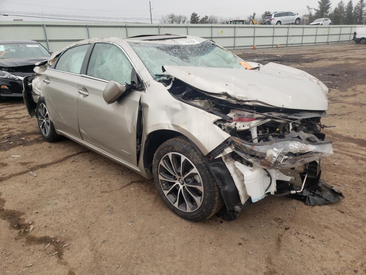 TOYOTA AVALON HYB 2018 with VIN 4T1BD1EB0JU061870 - Photo from auction