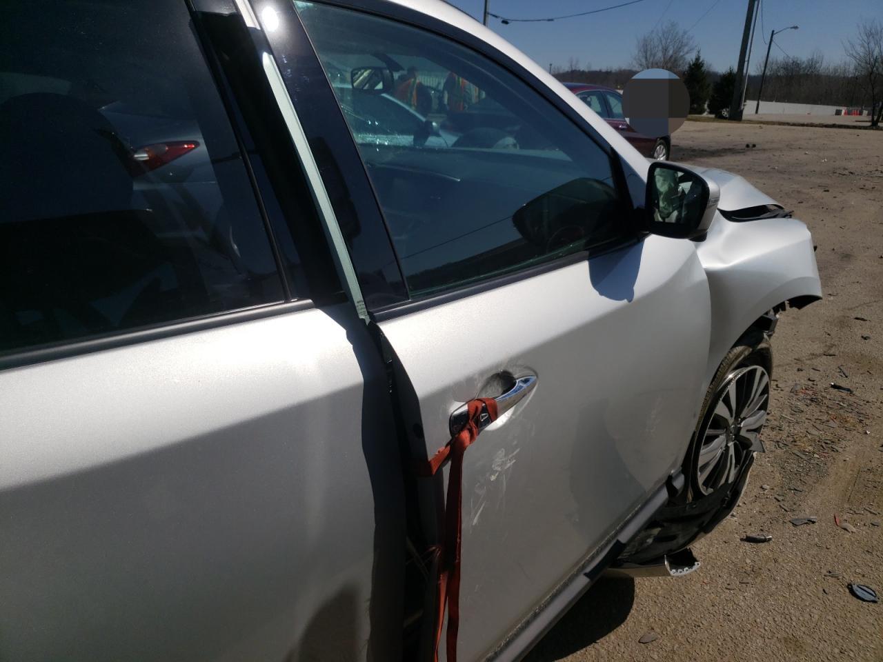 Photo 5 from auction – 2017 NISSAN PATHFINDER with VIN 5N1DR2MM4HC658328