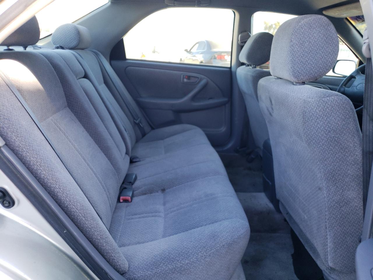 Photo 6 from auction – 2000 TOYOTA CAMRY CE with VIN JT2BG22K2Y0441891