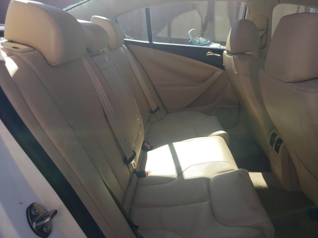 Photo 6 from auction – 2007 VOLKSWAGEN PASSAT 2.0 with VIN WVWAK73C07P133033
