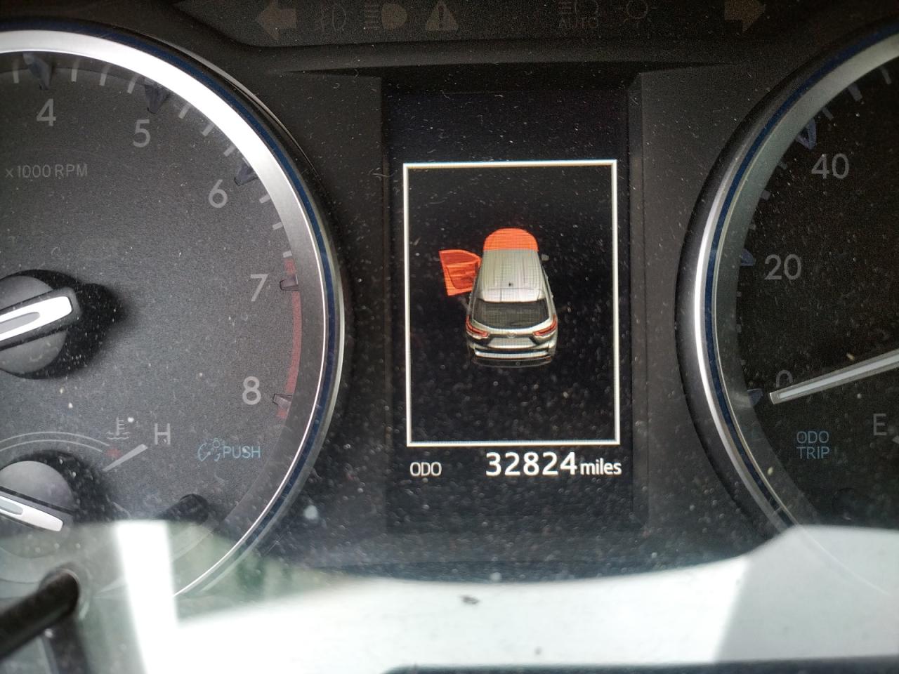 Zdjęcie 8 z aukcji – 2018 TOYOTA HIGHLANDER z VIN 5TDJZRFH9JS832169