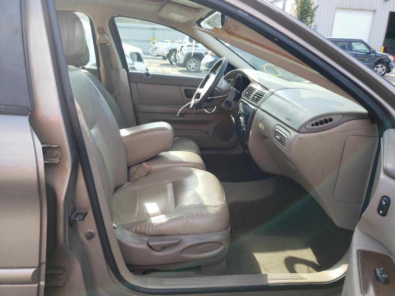 Photo 5 from auction – 2006 FORD TAURUS SEL with VIN 1FAFP56U76A155585