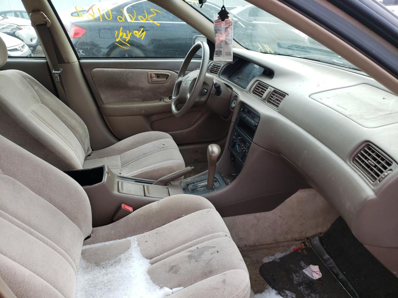 Photo 5 from auction – 1997 TOYOTA CAMRY CE with VIN 4T1BG22K0VU019786