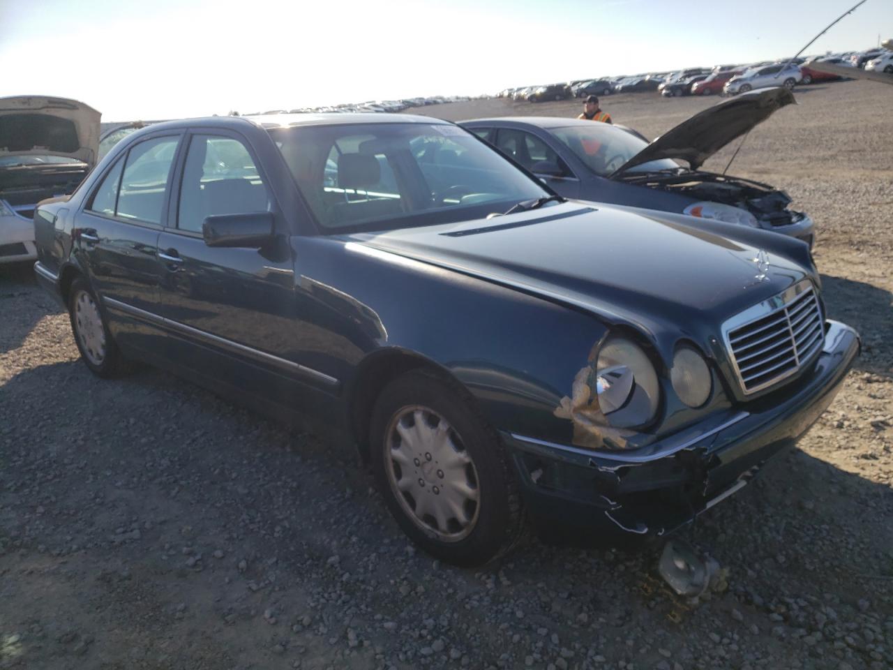 MERCEDES-BENZ E 320 1999 with VIN WDBJF65H1XA949595 - Photo from auction