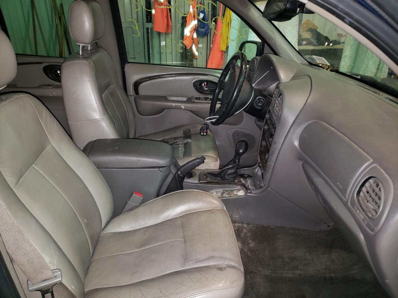 Photo 5 from auction – 2004 BUICK RAINIER CX with VIN 5GAET13P242214141