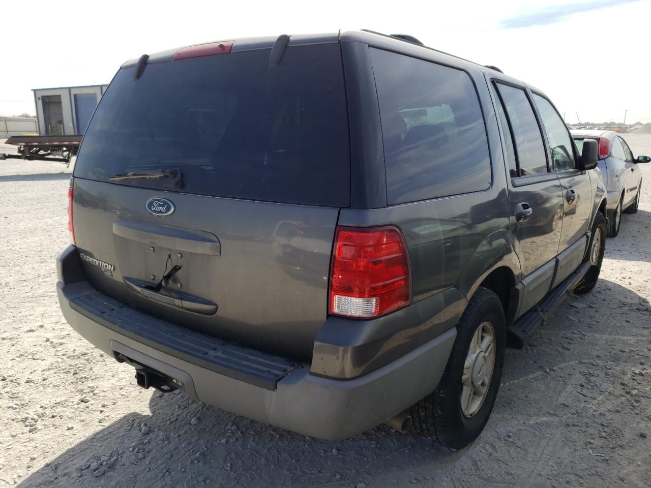 Photo 4 from auction – 2003 FORD EXPEDITION with VIN 1FMRU15W63LB96345