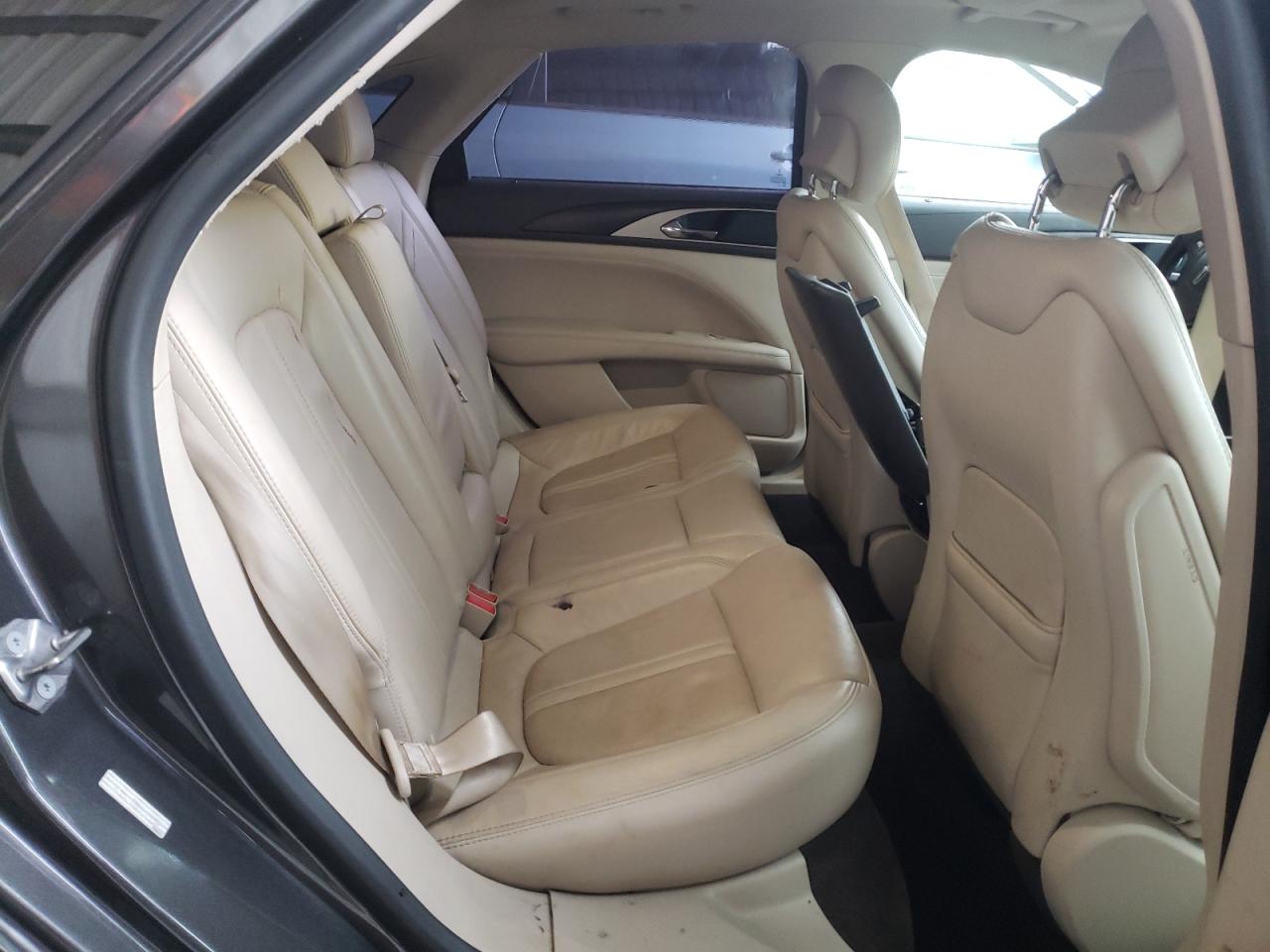 Photo 6 from auction – 2017 LINCOLN MKZ RESERV with VIN 3LN6L5F96HR645912