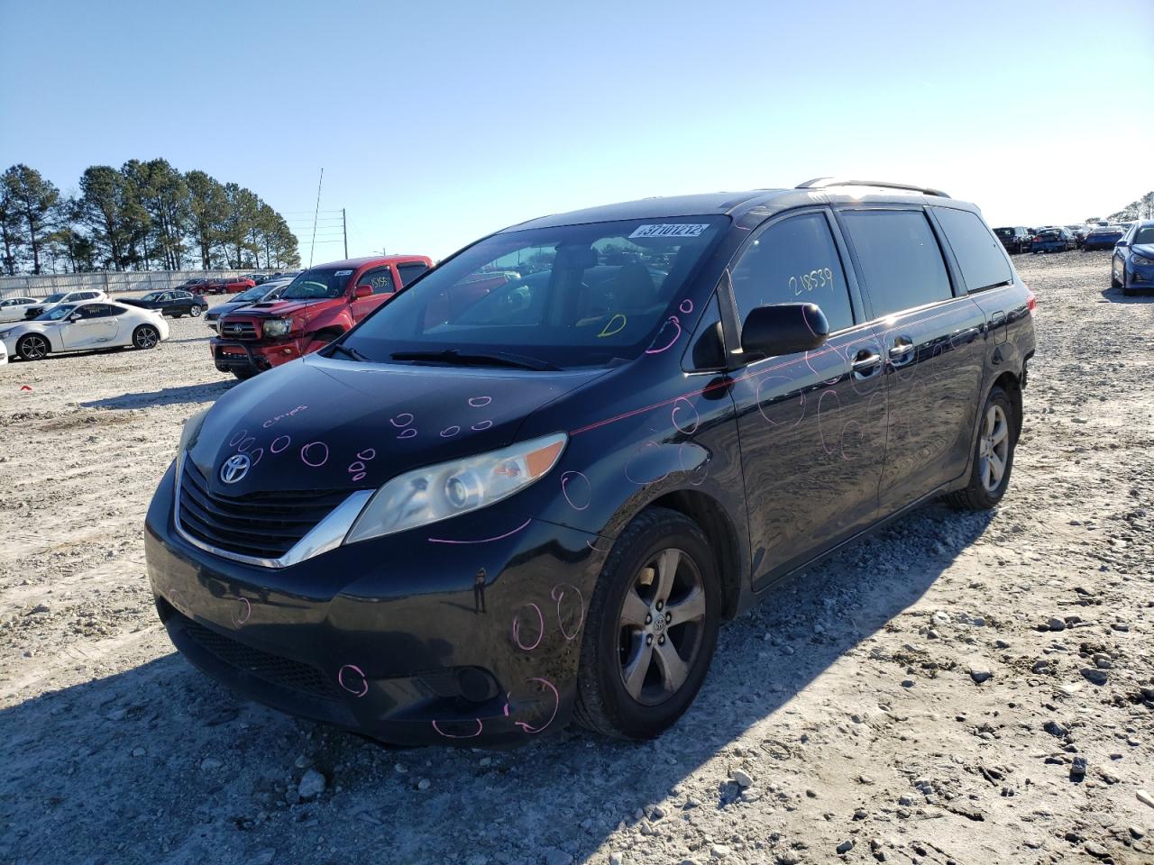 Photo 2 from auction – 2011 TOYOTA SIENNA LE with VIN 5TDKK3DC1BS152832