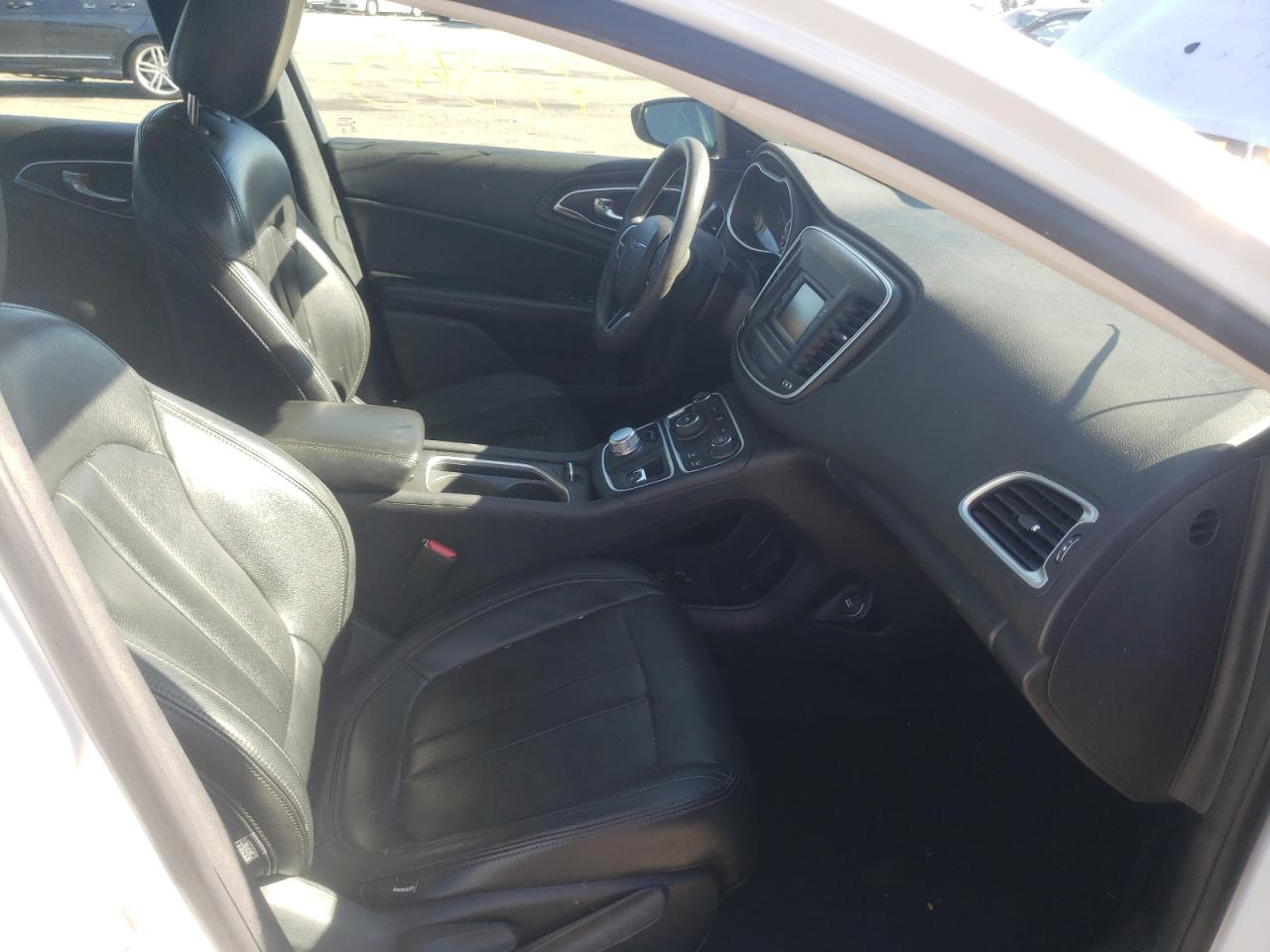 Photo 5 from auction – 2015 CHRYSLER 200 LIMITE with VIN 1C3CCCAB6FN502016