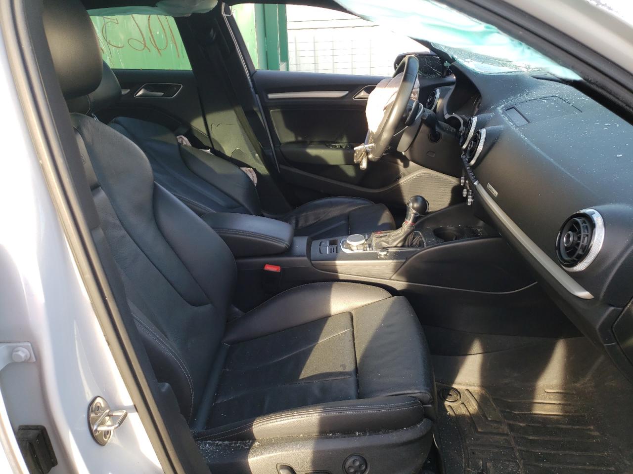 Photo 5 from auction – 2015 AUDI UK with VIN WAUBFGFF6F1133552