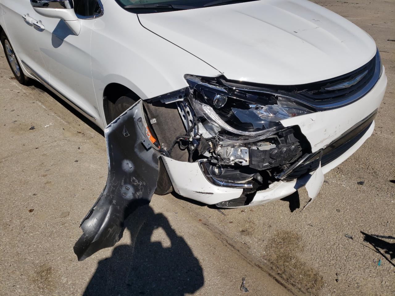 Photo 9 from auction – 2018 CHRYSLER PACIFICA H with VIN 2C4RC1N78JR339705