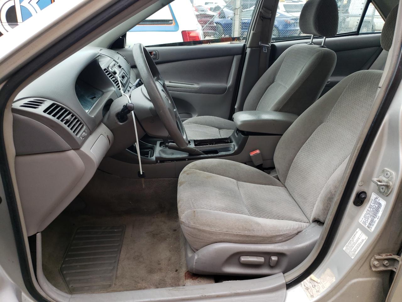 Photo 5 from auction – 2002 TOYOTA CAMRY LE with VIN 4T1BE32K02U098187