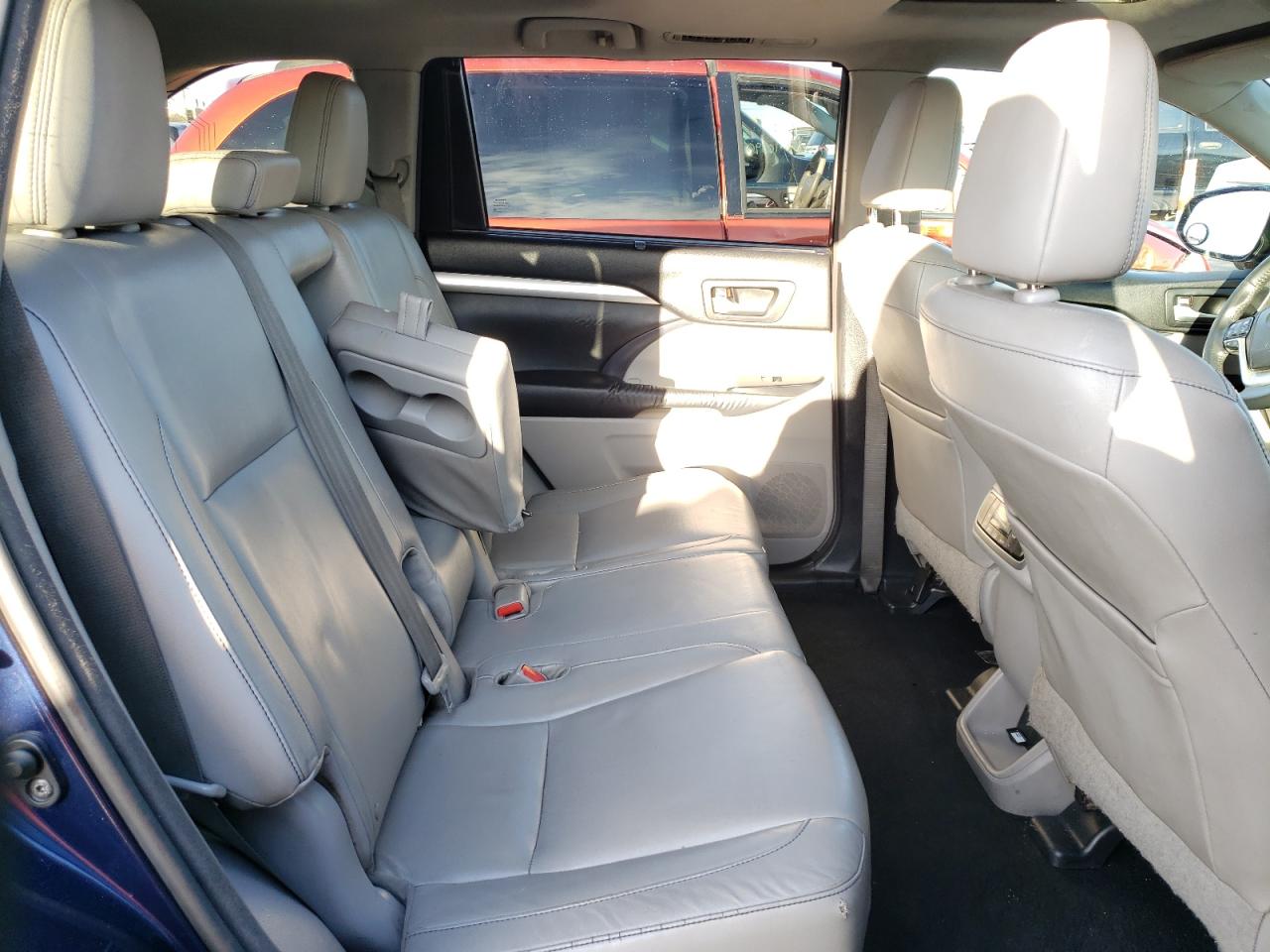 Photo 6 from auction – 2014 TOYOTA HIGHLANDER with VIN 5TDKKRFH7ES012140