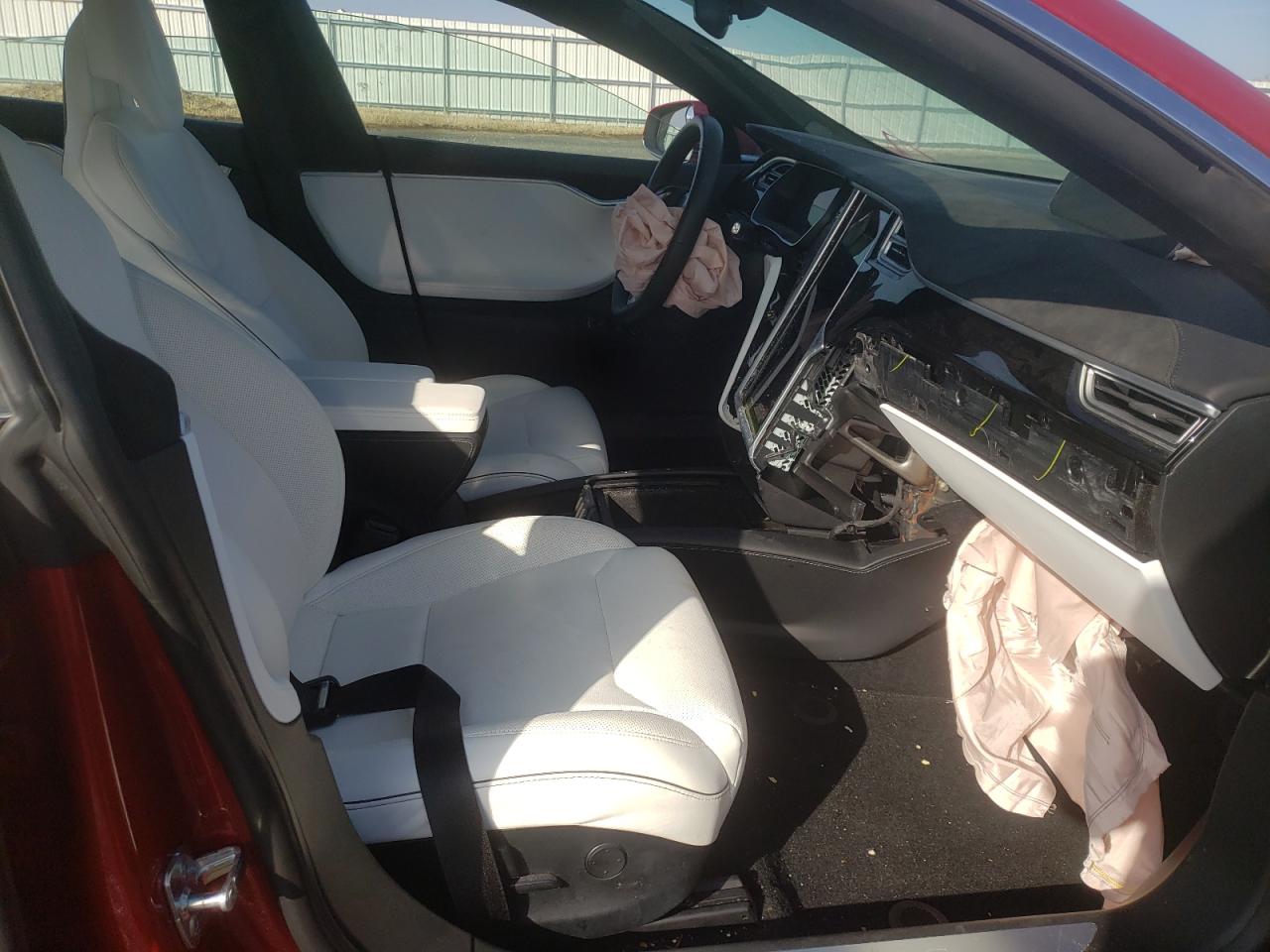 Photo 5 from auction – 2017 TESLA MODEL S with VIN 5YJSA1E46HF182145