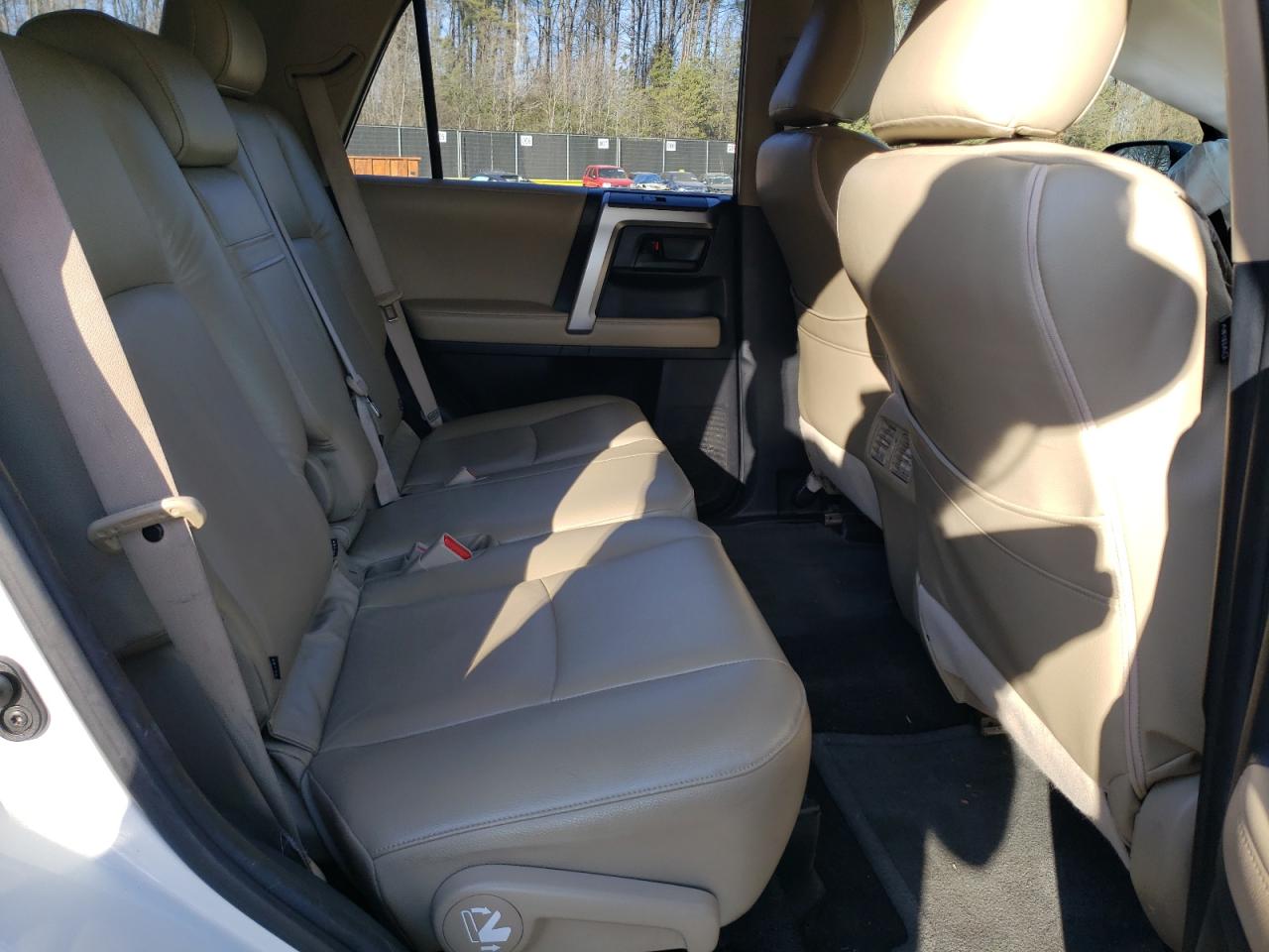 Photo 6 from auction – 2012 TOYOTA 4RUNNER SR with VIN JTEZU5JR2C5046065