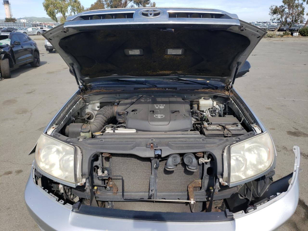 Photo 7 from auction – 2005 TOYOTA 4RUNNER SR with VIN JTEZU14R450050493