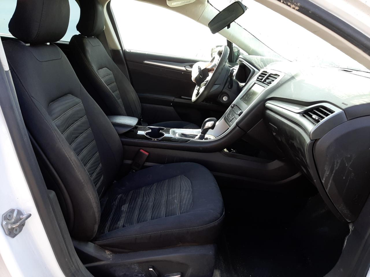 Photo 5 from auction – 2016 FORD FUSION SE with VIN 3FA6P0HD5GR328852