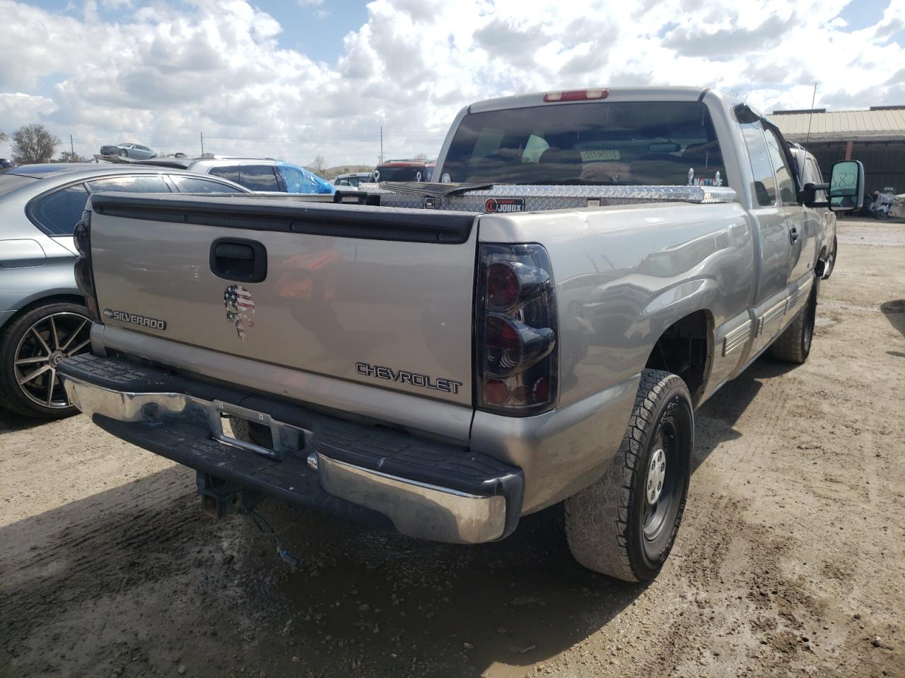 Photo 4 from auction – 2000 CHEVROLET SILVERADO with VIN 1GCEC19T0YZ157454