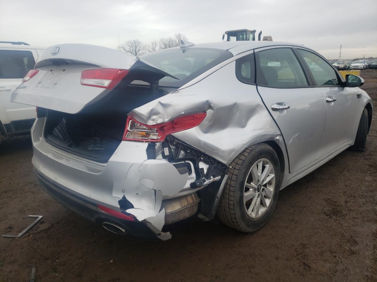Photo 4 from auction – 2018 KIA OPTIMA LX with VIN 5XXGT4L32JG208092