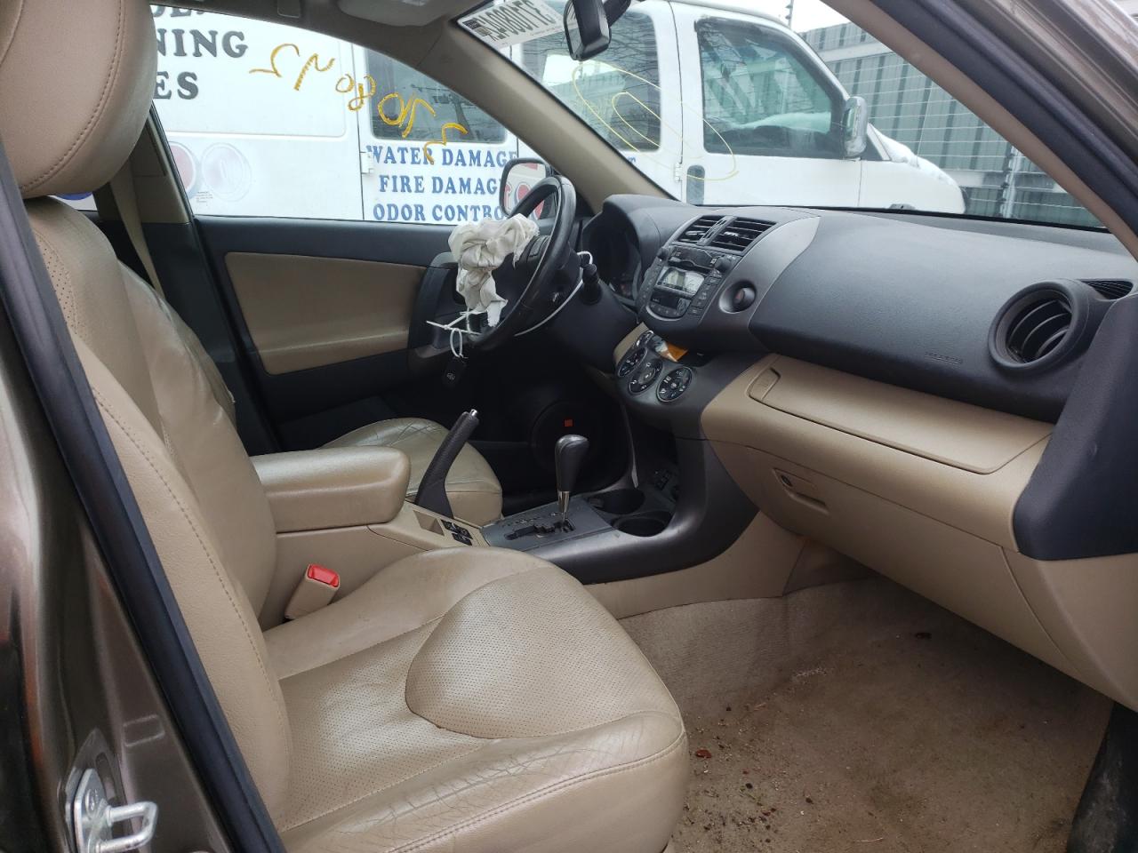 Photo 5 from auction – 2011 TOYOTA RAV4 LIMIT with VIN 2T3DF4DV4BW164038