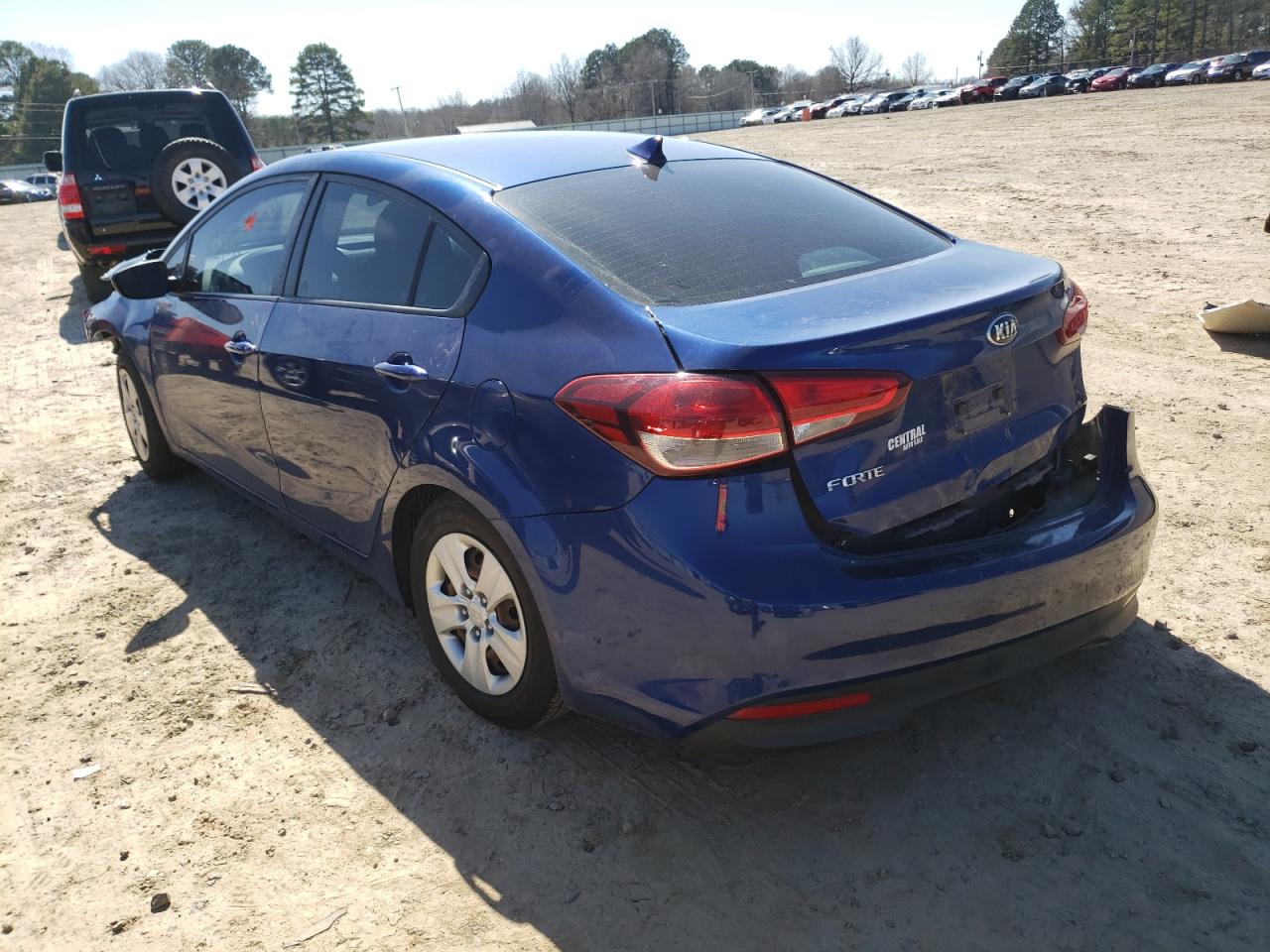 Zdjęcie 3 z aukcji – 2017 KIA FORTE LX z VIN 3KPFK4A74HE138540