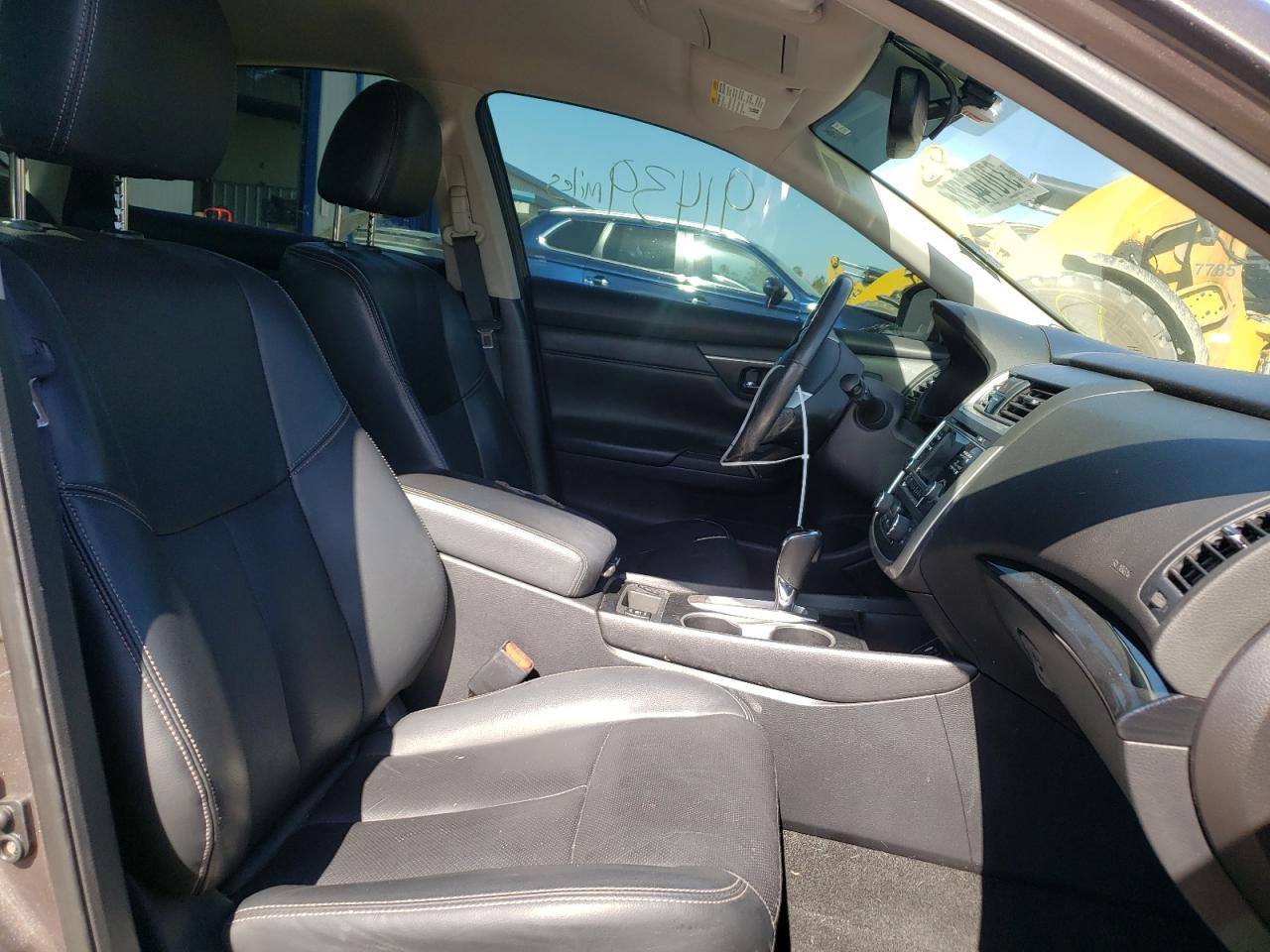 Photo 5 from auction – 2017 NISSAN ALTIMA 2.5 with VIN 1N4AL3AP0HC194425