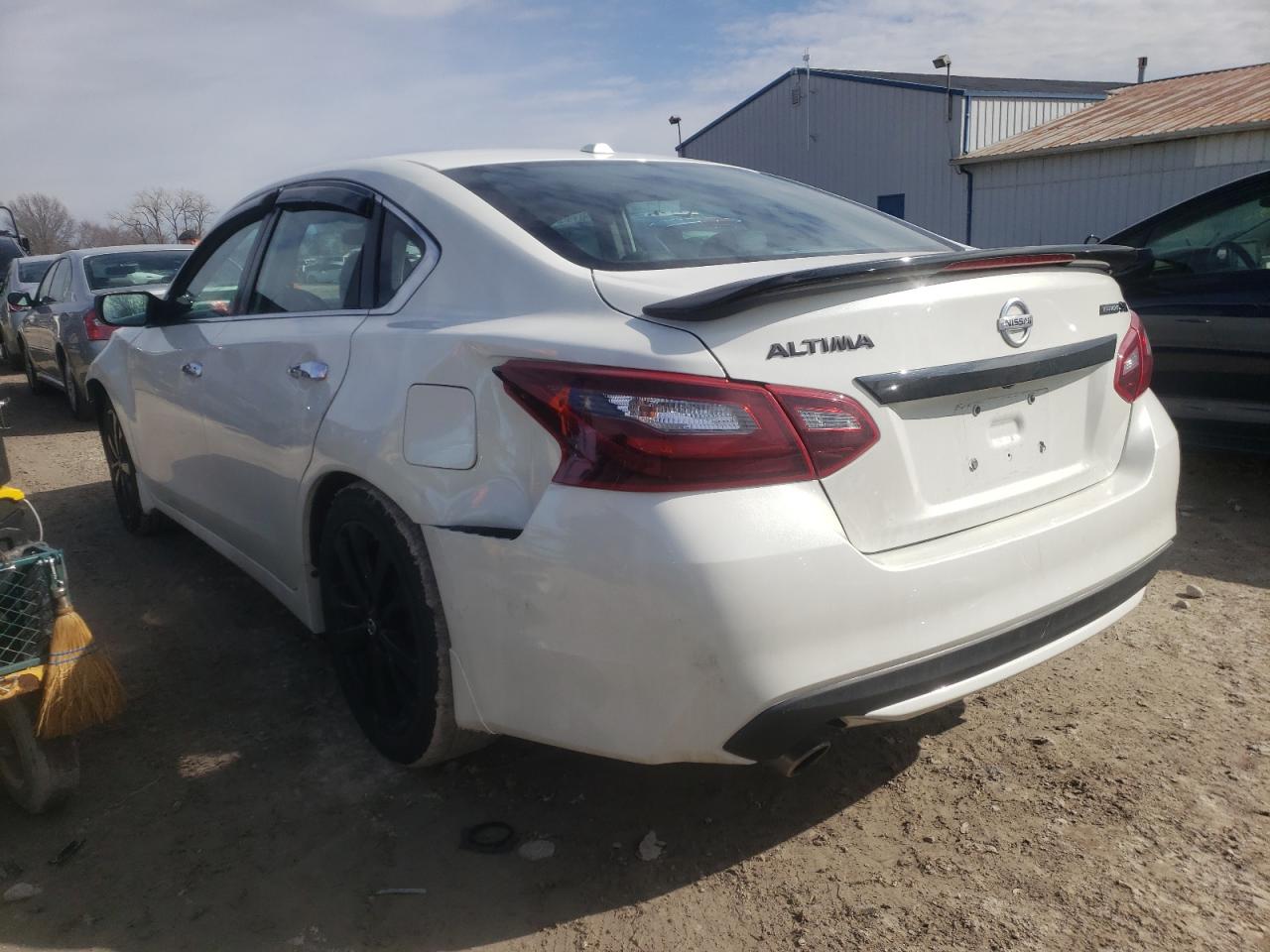 Photo 3 from auction – 2018 NISSAN ALTIMA 2.5 with VIN 1N4AL3AP1JC292174
