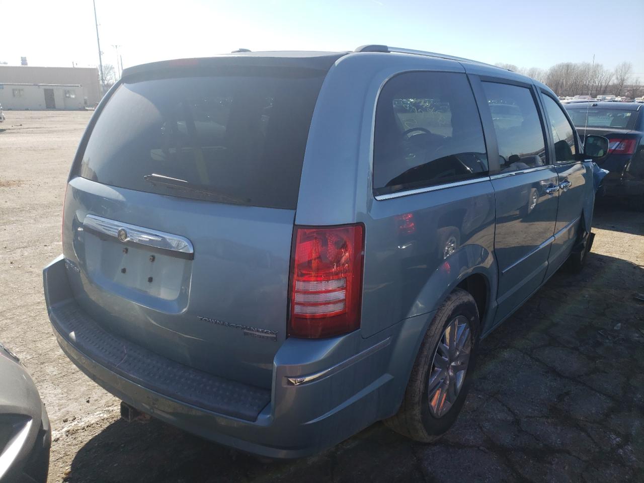 Photo 4 from auction – 2010 CHRYSLER TOWN & COU with VIN 2A4RR6DXXAR148066
