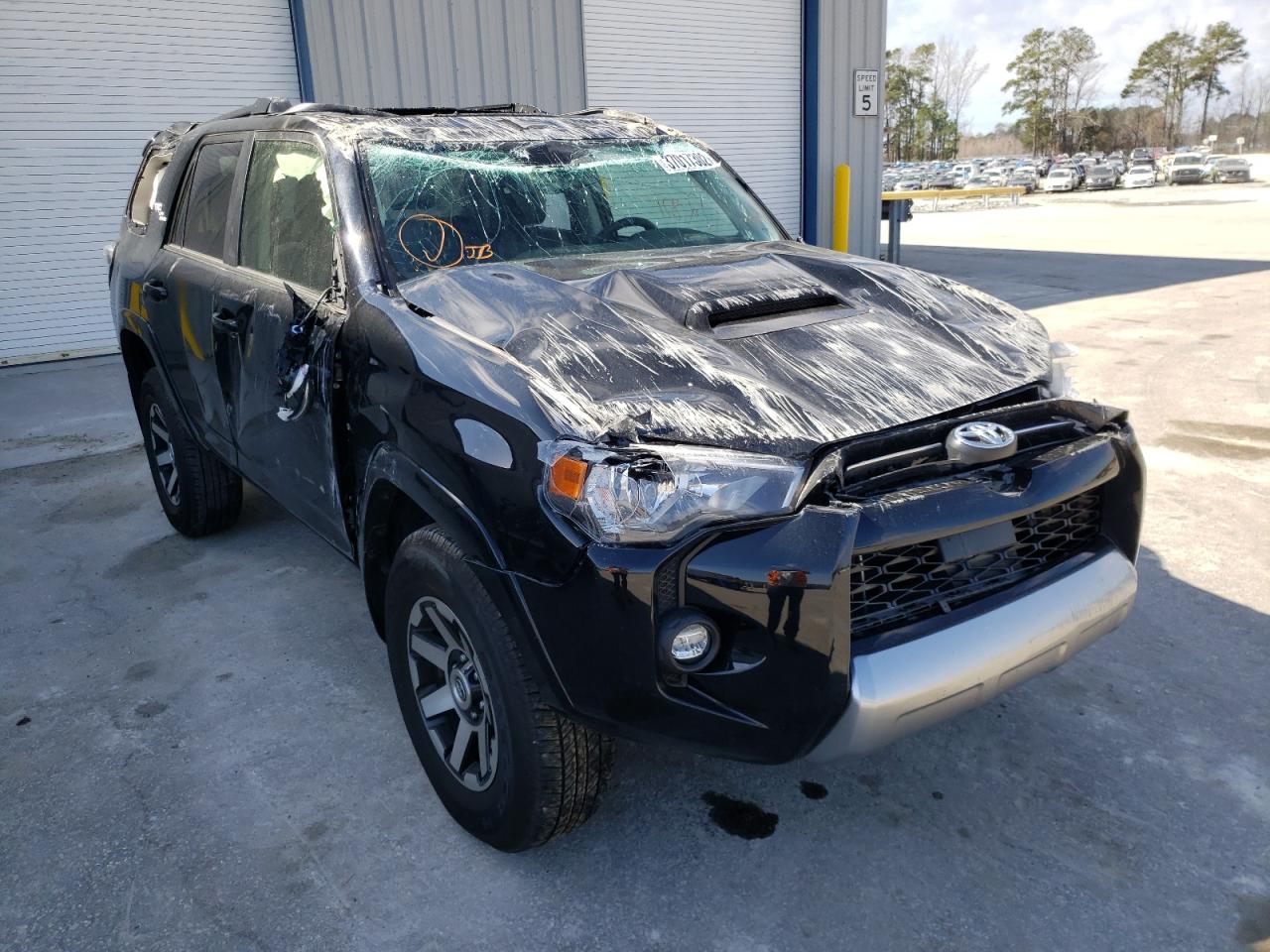 Photo 1 from auction – 2021 TOYOTA 4RUNNER SR with VIN JTERU5JR8M5856480