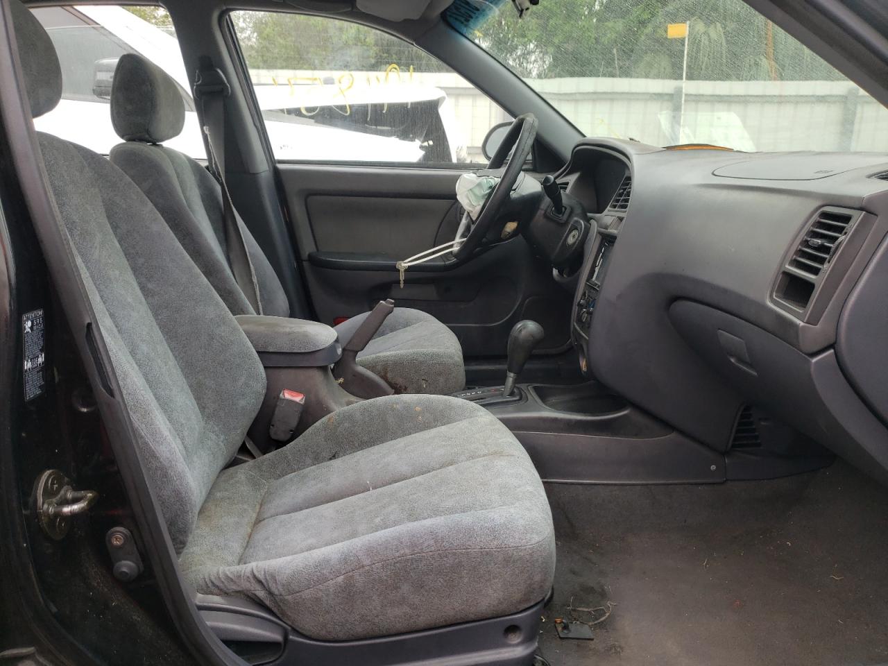 Photo 5 from auction – 2002 HYUNDAI ELANTRA GL with VIN KMHDN45D02U349916