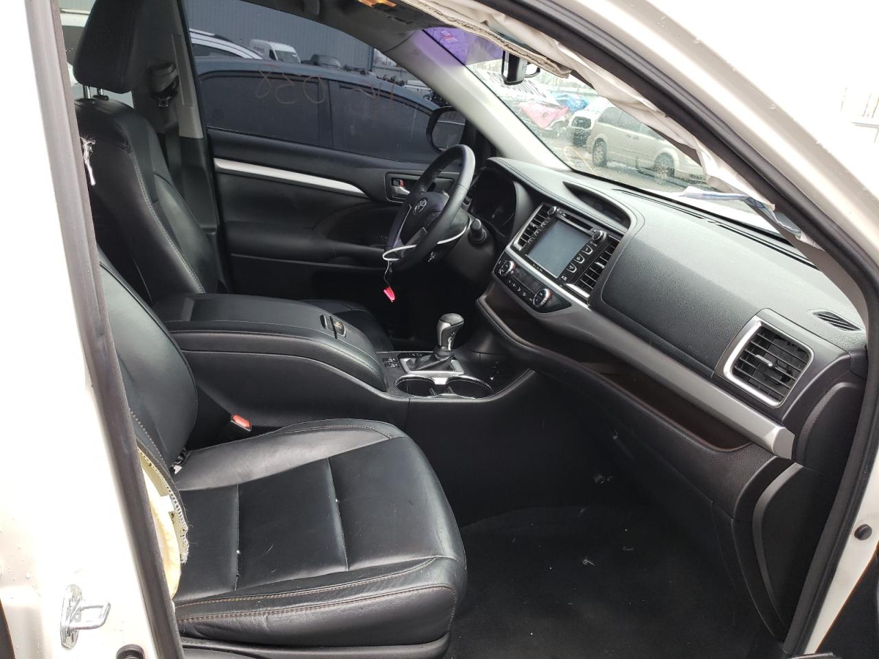 Photo 5 from auction – 2016 TOYOTA HIGHLANDER with VIN 5TDKKRFH5GS135809